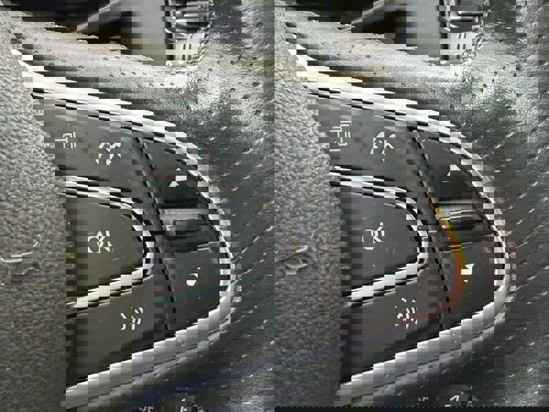 Image Renault MEGANE IV BERLINE 5 PTES. 1.6 TCe 205 GT Full leds GPS Caméra Bose Bluetooth Régul adapt Clim auto Gtie 1 an 